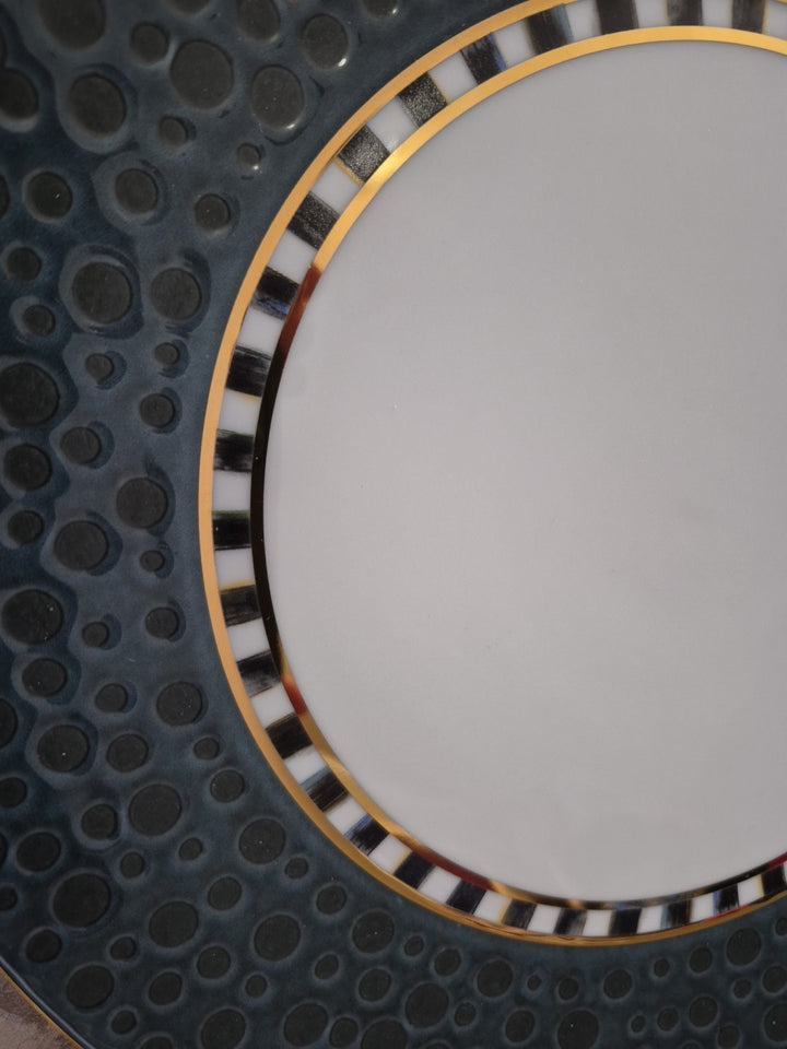Mackenzie Childs SoHo Dinner 10.24” Plate Midnight Retired- New Gold And Bubbles