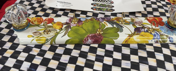 Mackenzie Childs Enamel Metal White Flower Market Key Park Holder Retired Nib