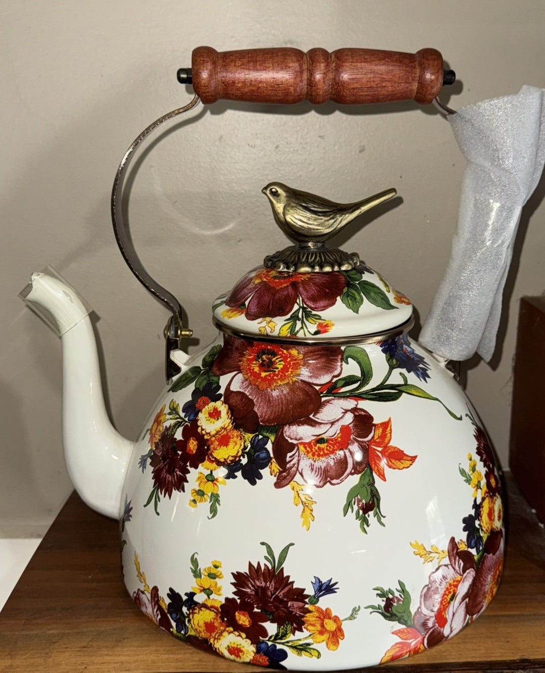 Mackenzie Childs White Flower Market Tea Kettle With Bird Knob 3 Quart New