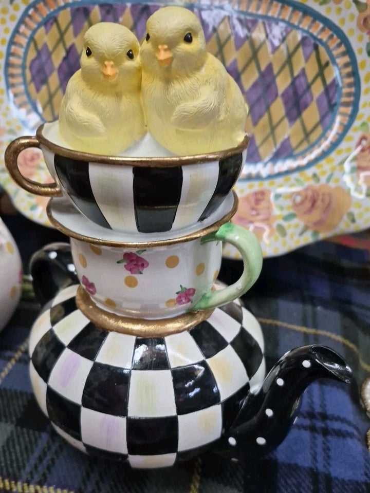 Mackenzie Courtyly Chickatee Teapot Childs Chicks-new