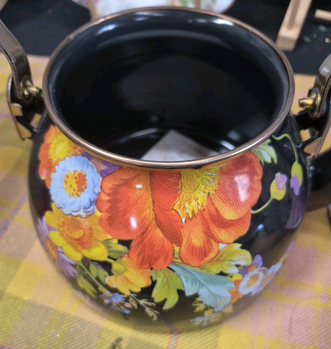 Mackenzie Childs Black Flower Market Enamel Tea Pot Kettle NEW Retired 2 Qt