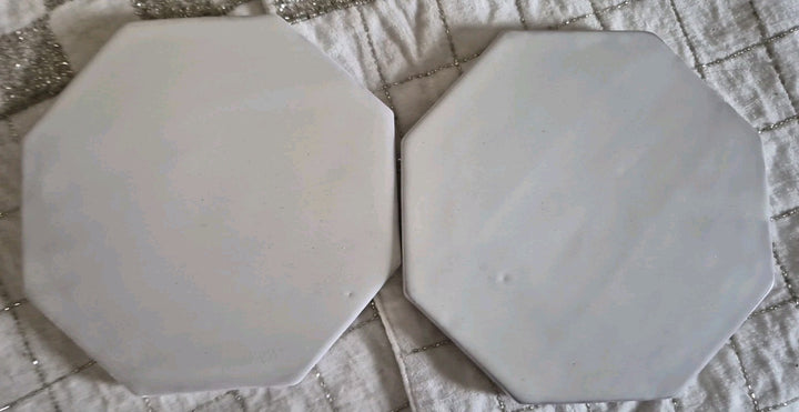 One VTG MacKenzie-Childs White Bistro Octagonal Ceramic  Tile Trivet Retired