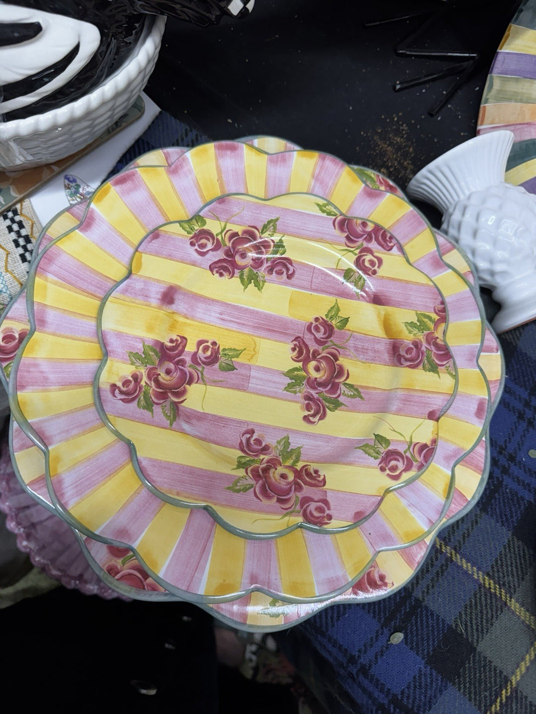 MACKENZIE CHILDS Sunny Side Up Scalloped Ceramic Plate-excellent 8”