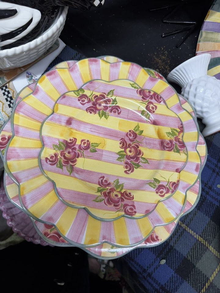 MACKENZIE CHILDS Sunny Side Up Scalloped Ceramic Plate-excellent 8”