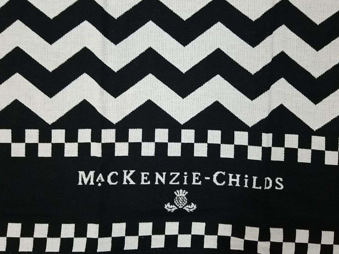 MACKENZiE-CHiLDS BLACK & WHITE Zig ZAG DISH TOWEL – NEW