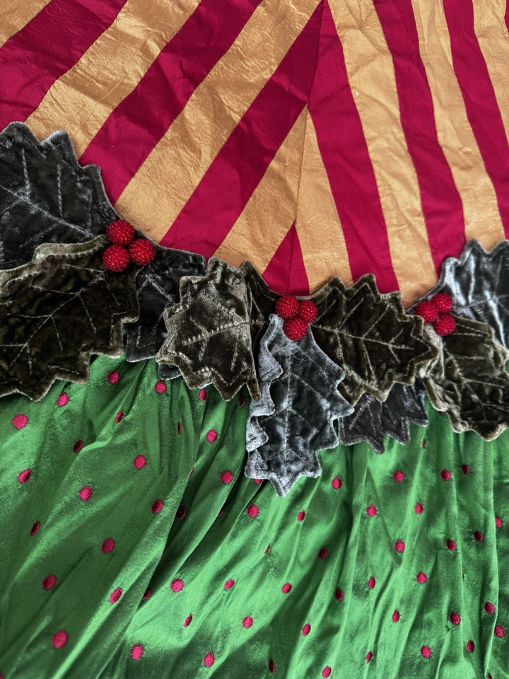 MacKENZIE CHILDS  Jester VELVET Holly Berry  And Silk TREE SKIRT 54”- Vintage