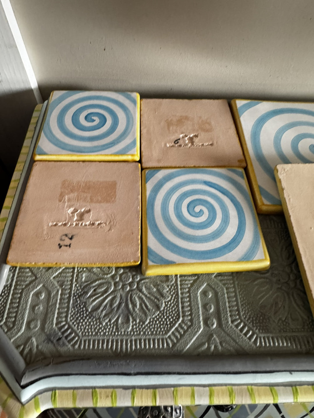 1 MacKenzie Childs Spencer Wallcourt Spiral Square Tile Trivet  Retired 4”