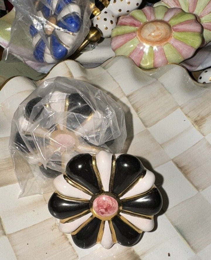MacKenzie Childs  One Large Black And White  Flower Knob Ceramic Retired