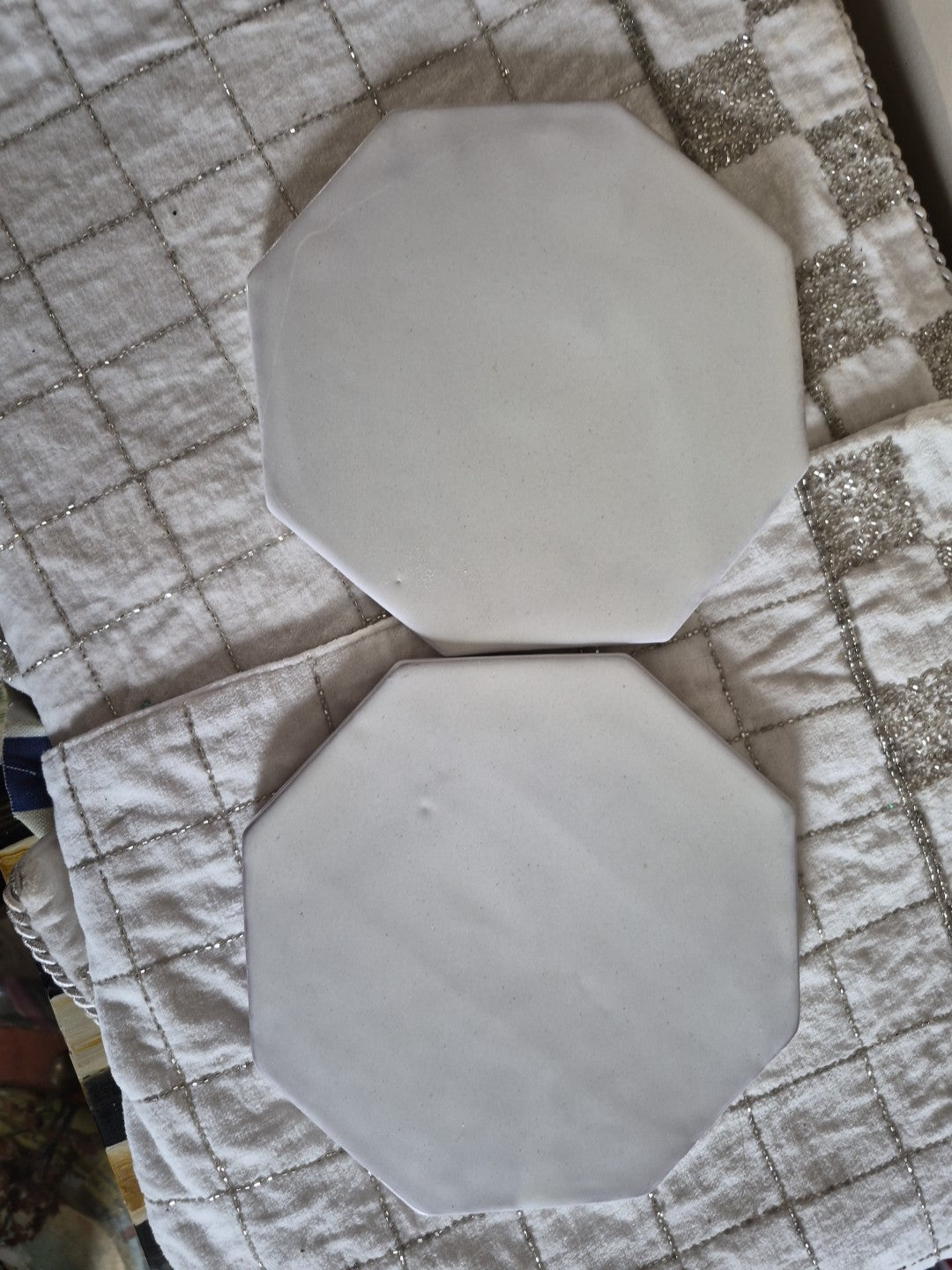 One VTG MacKenzie-Childs White Bistro Octagonal Ceramic  Tile Trivet Retired