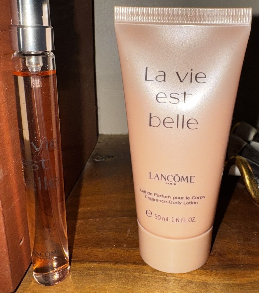 Lancôme  La Vie L'Eau de Parfum  Spray 0.3oz & Body Lotion. 1.69oz.  & Candle