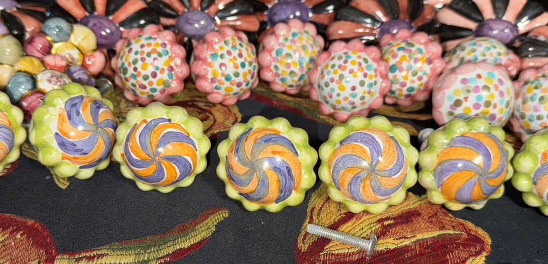 Mackenzie Childs Majolica 1.5 ”  Swoop Multicolor Set Of 2 Knobs Pulls +Hardware