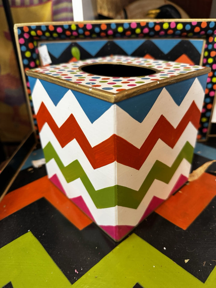 Mackenzie Childs White  Trampoline Tissue Box Holder Cover -  With Washcloth-new