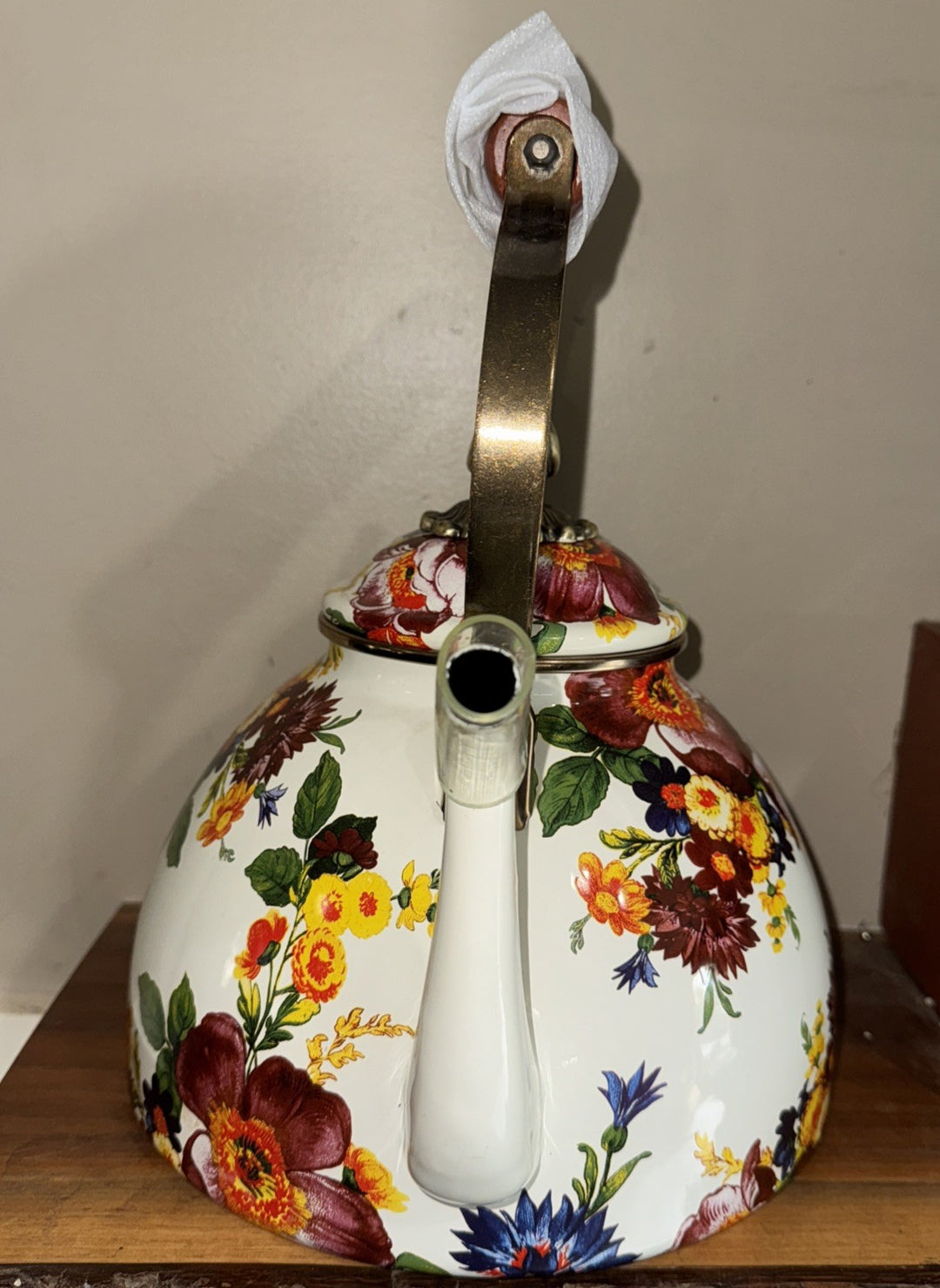 Mackenzie Childs White Flower Market Tea Kettle With Bird Knob 3 Quart New