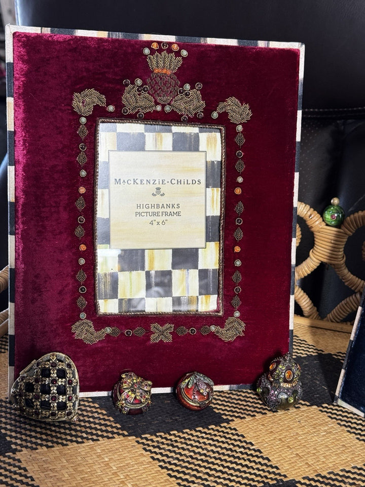 Jay Strongwater Enamel Swarovski Present Ribbon Bow Trinket Box