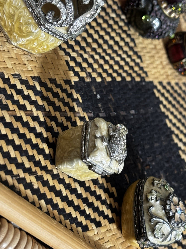 Jay Strongwater Small Hinged  Trinket Pill box With Swarovski Crystal Frog Top