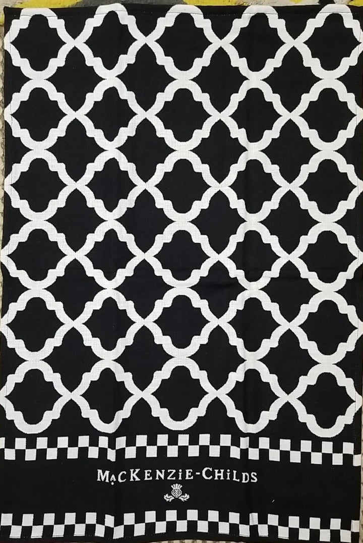 MACKENZiE CHiLDS BLACK & WHITE quatrefoil DISH TOWEL – NEW