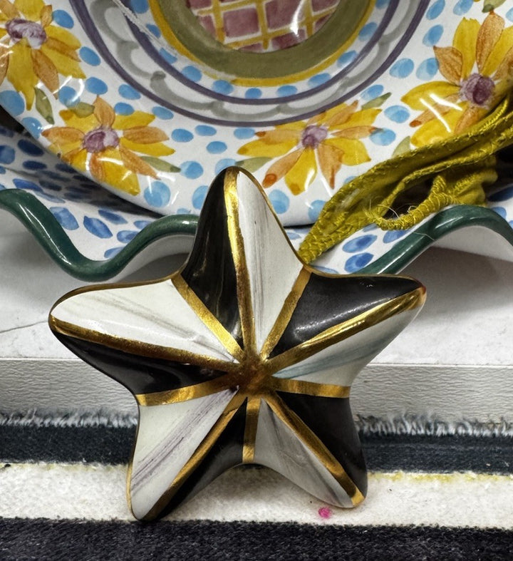 MacKenzie Childs  One Star  Courtly   Flower Knob 2.”Ceramic Retired