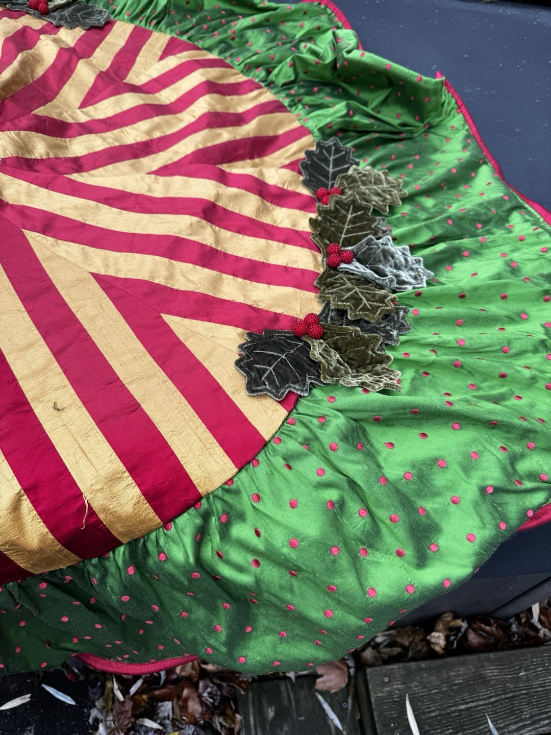 MacKENZIE CHILDS  Jester VELVET Holly Berry  And Silk TREE SKIRT 54”- Vintage