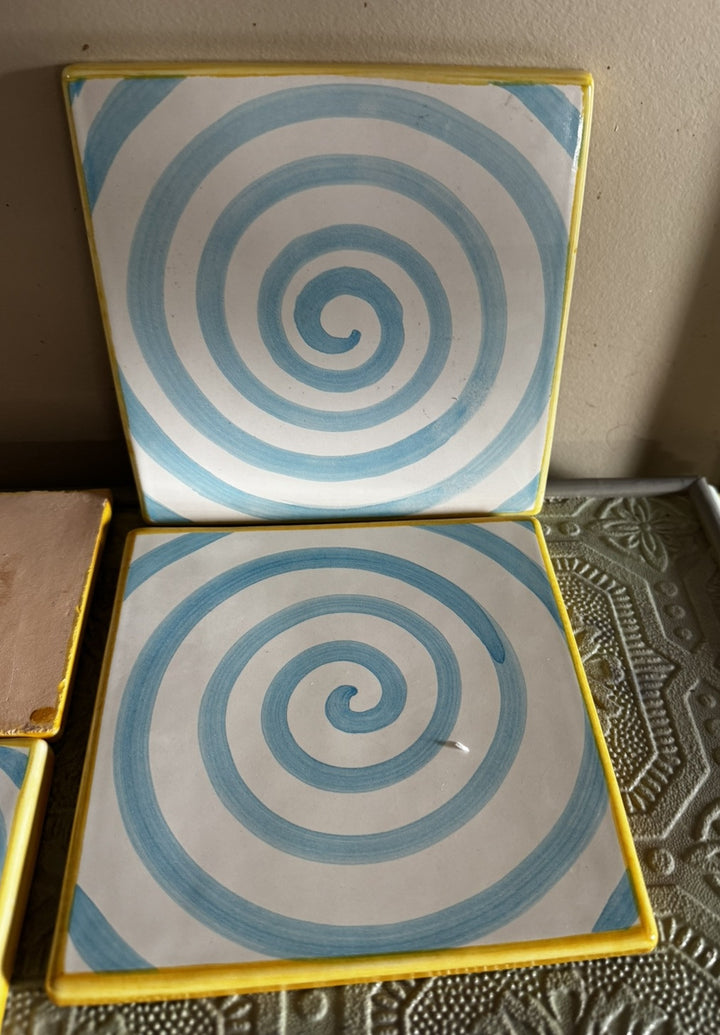 1 MacKenzie Childs Spencer Wallcourt Spiral Square Tile Trivet  Retired 6”