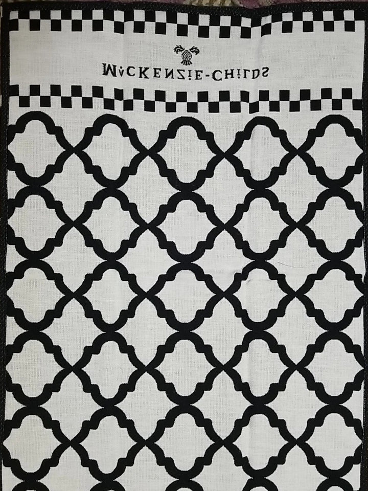 MACKENZiE CHiLDS BLACK & WHITE quatrefoil DISH TOWEL – NEW